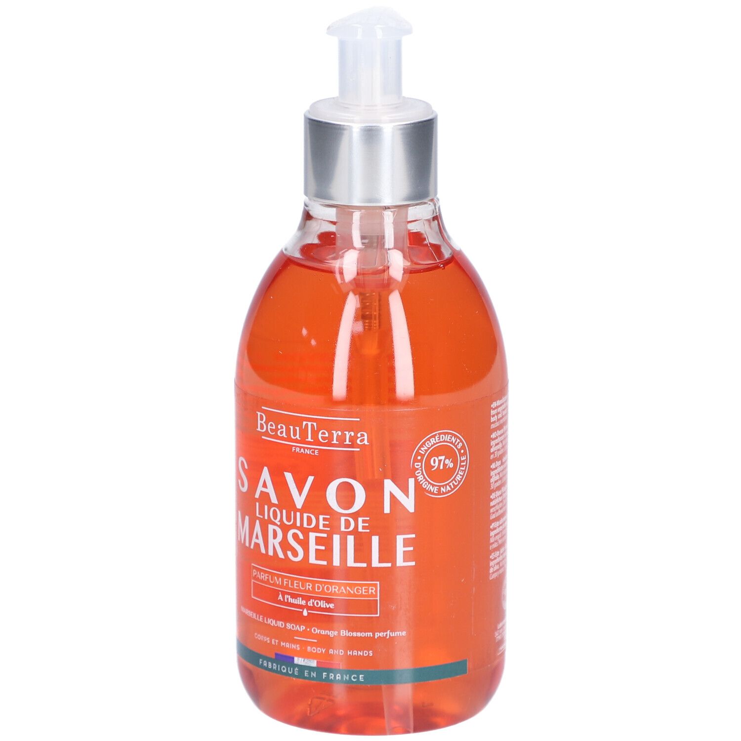 Flacon de savon liquide avec pompe. Liquide orange. Inscription : BeauTerra, Savon Liquide de Marseille, Parfum Fleur d'Oranger. 97% ingrédients naturels.