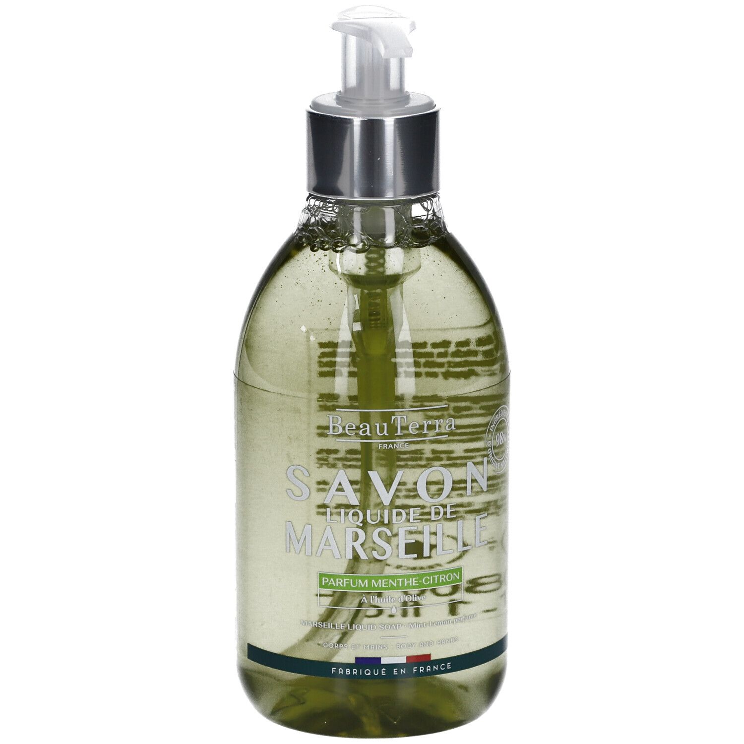 Savon liquide avec distributeur. Produit vert transparent. Inscription: Savon liquide de Marseille, Parfum Menthe-Citron. Fabriqué en France.