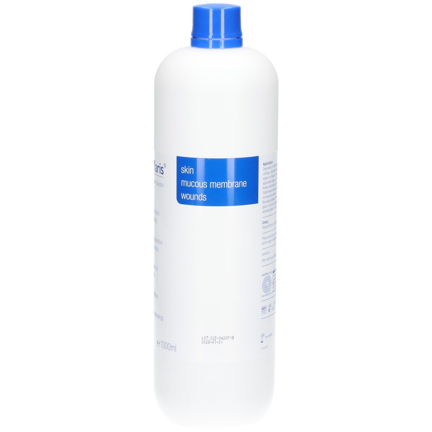 Seitenansicht einer weißen Flasche Actimaris forte Wundspüllösung mit blauer Kappe. Blaue Banderole mit Text.