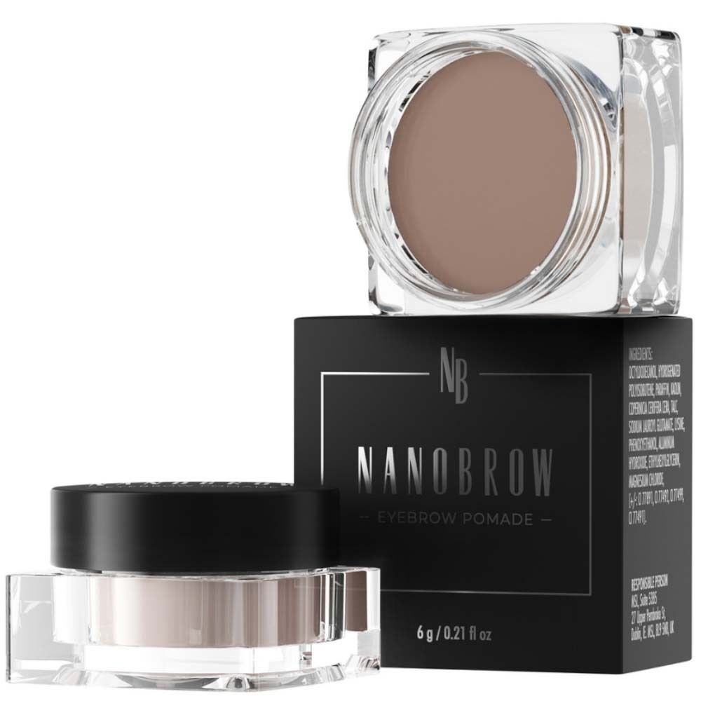 Drei Behälter NANOBROW Eyebrow Pomade Medium Brown. Zwei in transparenten Behältern, einer in schwarzer Verpackung.
