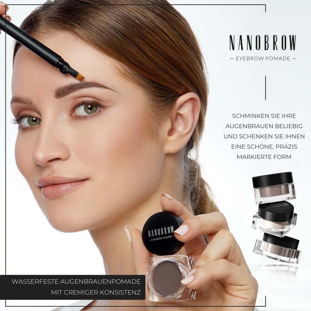 Frau mit Augenbrauenpomade und Applikator. Auf dem Tisch: Produktverpackung und Tiegel. Produktname: NANOBROW Eyebrow Pomade.