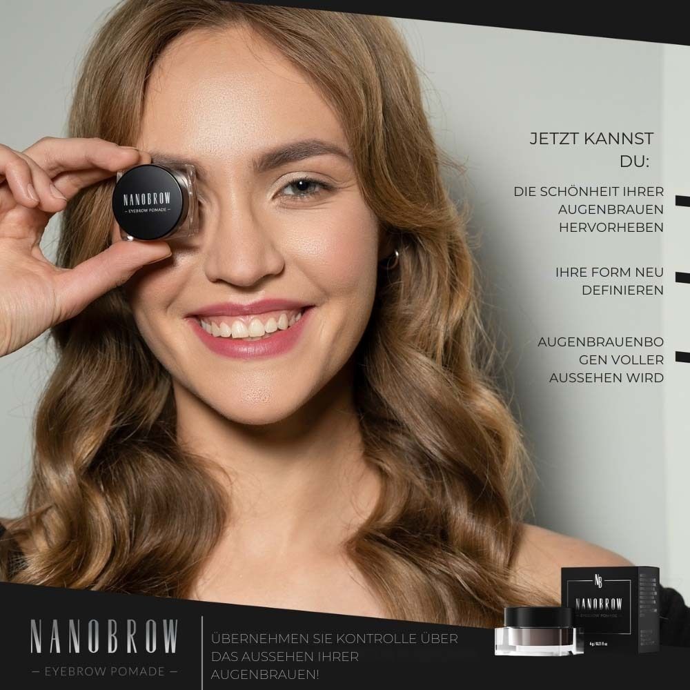 Frau hält einen Tiegel Augenbrauenpomade. Auf dem Tisch: Produktverpackung und Tiegel. Produktname: NANOBROW Eyebrow Pomade.