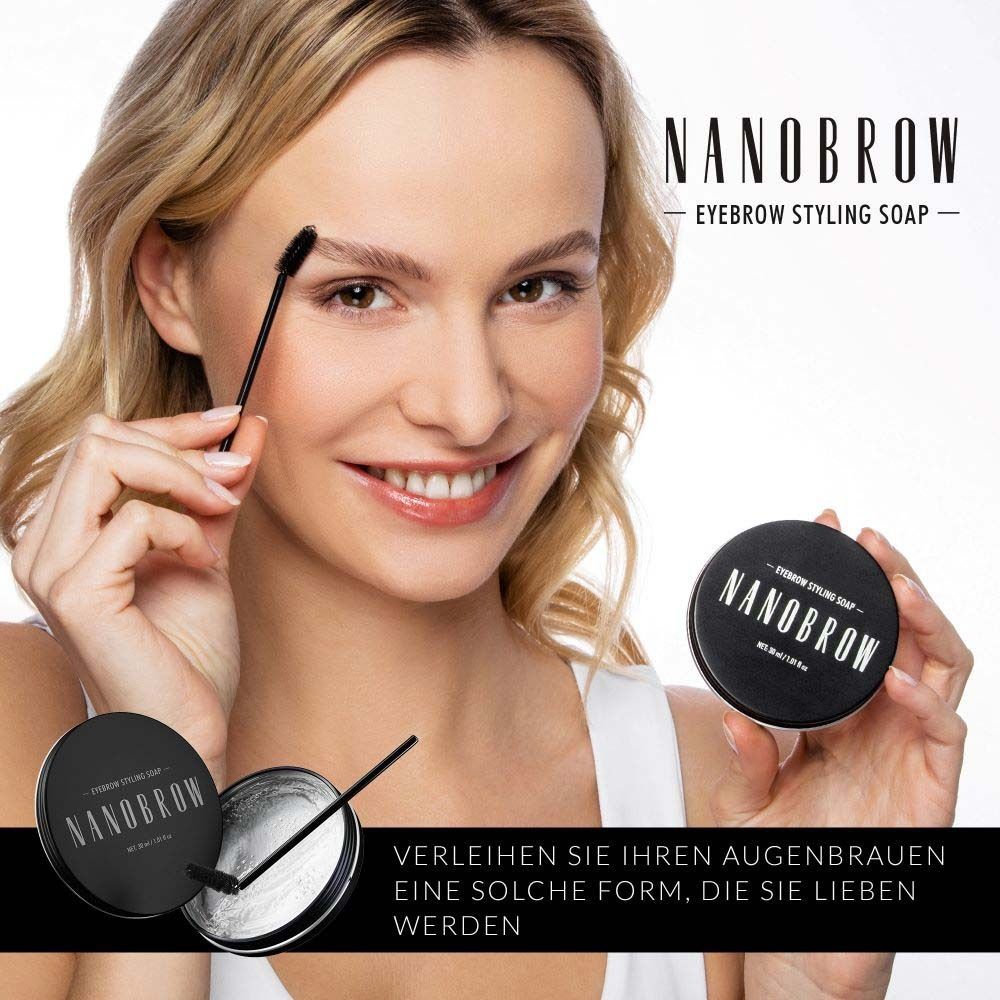 Frau mit NANOBROW Eyebrow Styling Soap. Schwarze Dose und Bürste. Text: NANOBROW, Eyebrow Styling Soap.