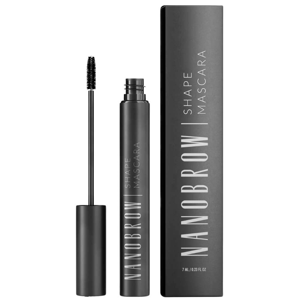 Schwarze Mascarabürste und -tube. Auf der Tube steht NANOBROW Shape Mascara. Daneben die Verpackung.