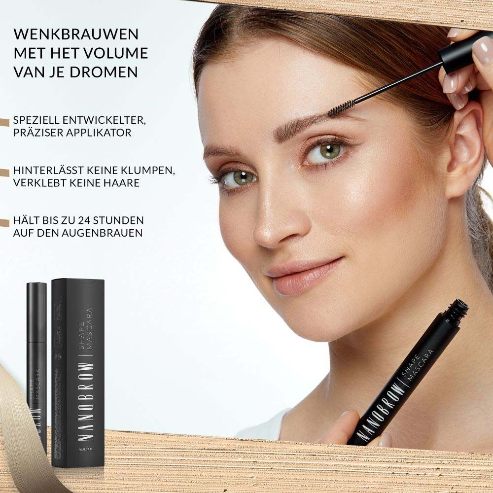 Frau mit Mascara. Auf der Mascara steht NANOBROW Shape Mascara. Text: Spezieller Applikator. Hält bis zu 24 Stunden.