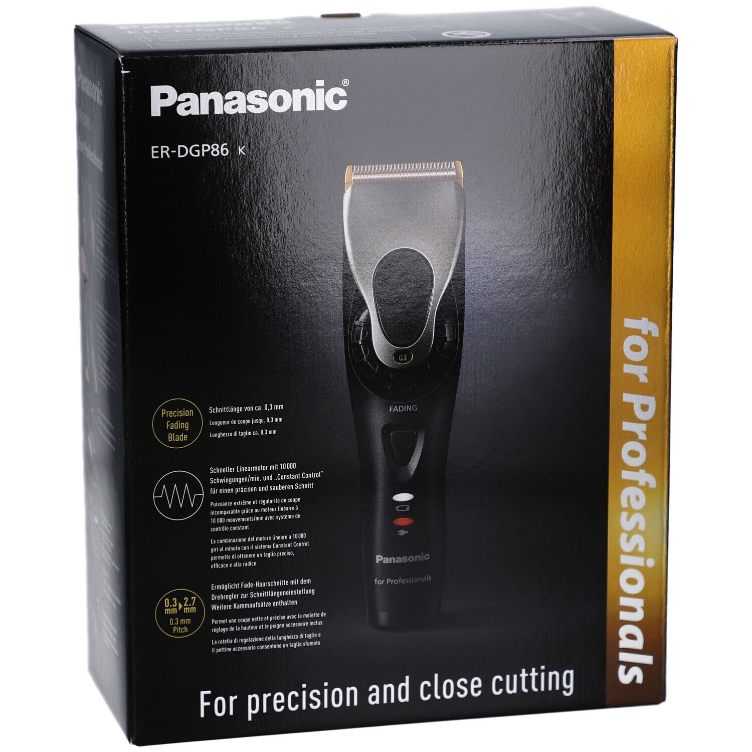 Schwarzer Karton mit Panasonic ER-DGP86 k Haarschneider. Vorderansicht des Produkts. Aufschrift: for Professionals.