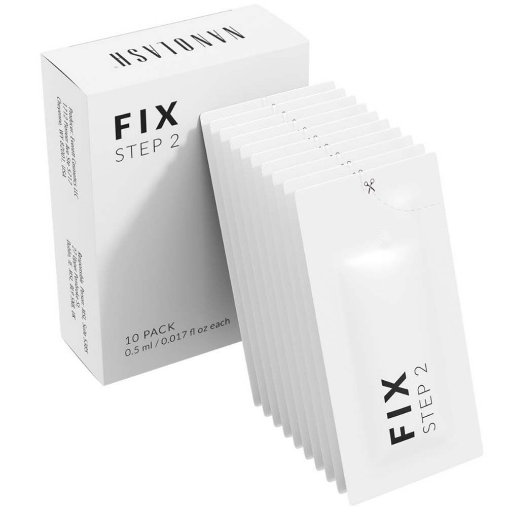 Weiße Schachtel und 10 Beutel mit der Aufschrift „FIX STEP 2“. Aufschrift „NANOLASH“.
