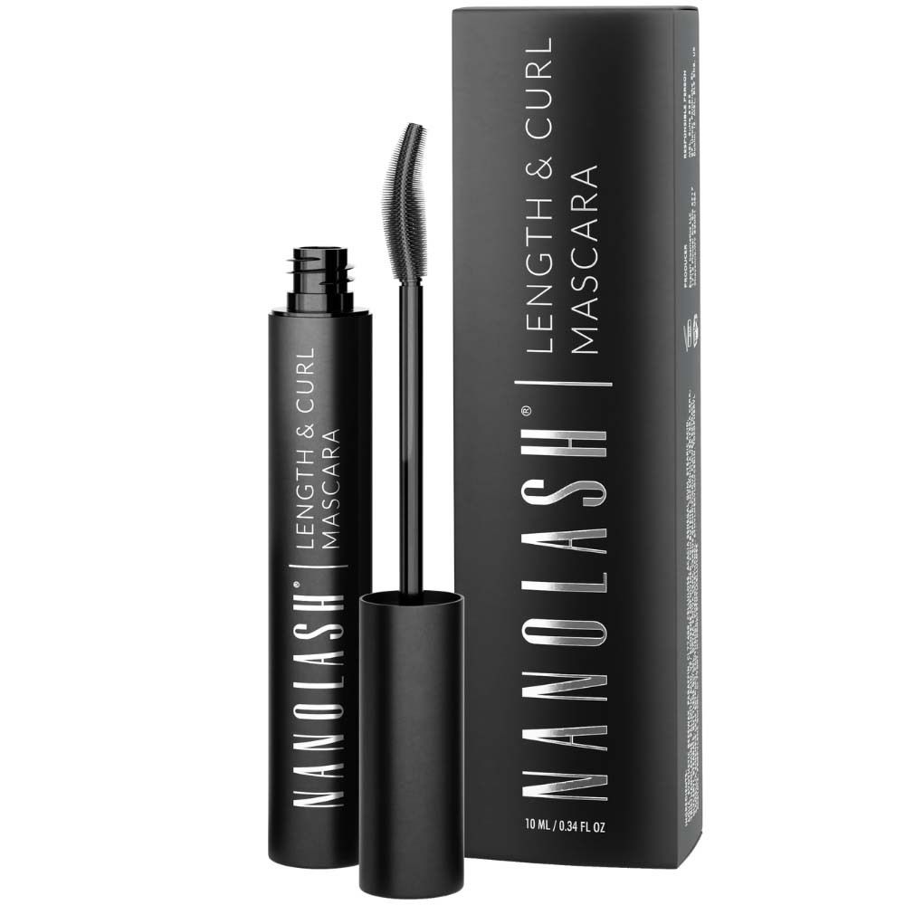 Tube et emballage de mascara noirs. Inscription : NANOLASH, Length & Curl Mascara. Avec brosse.