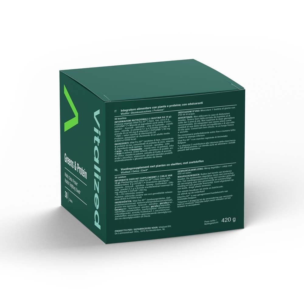 Grüne Schachtel mit "Vitalized Greens & Protein". Rückseite mit Text in mehreren Sprachen. 420g.