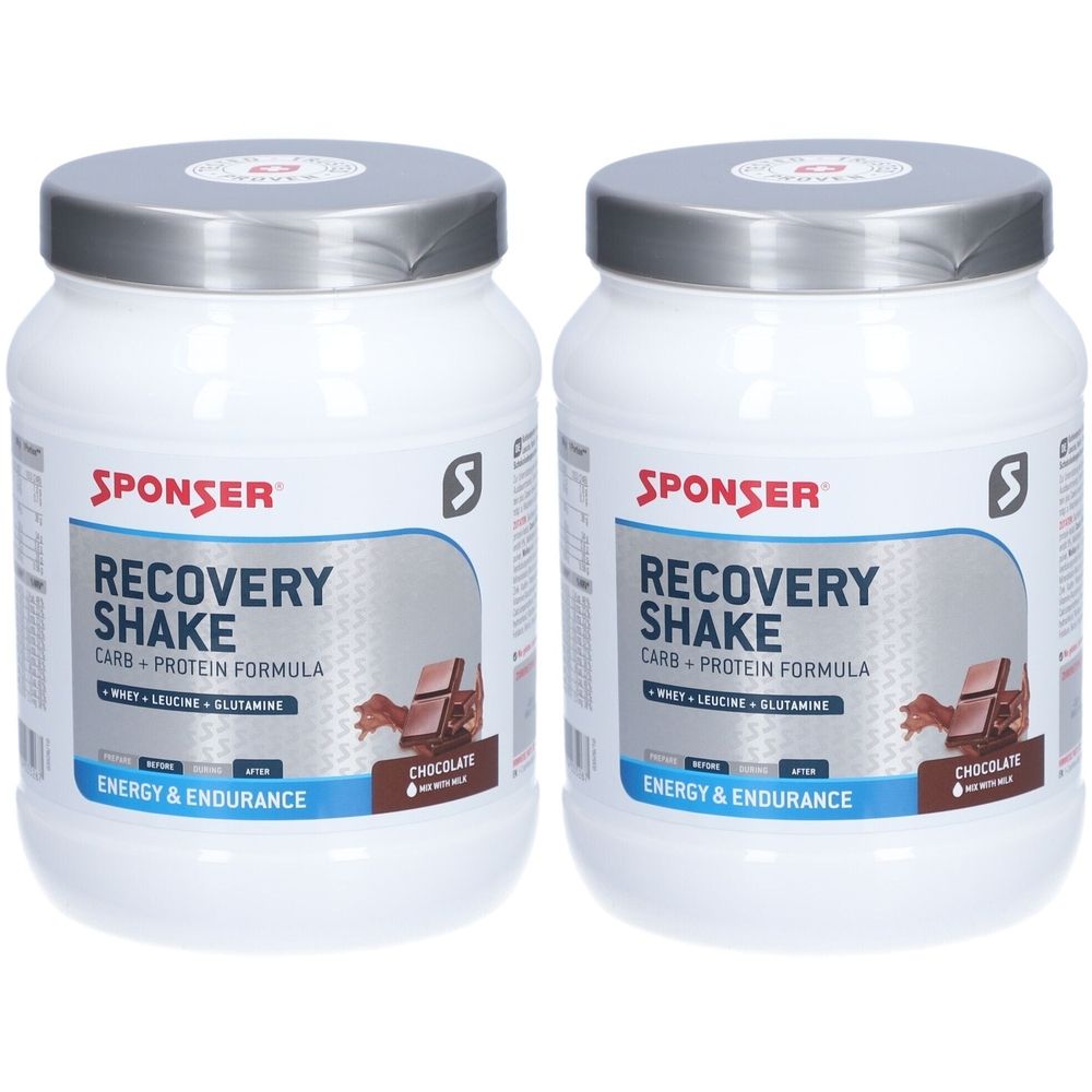 Deux pots blancs avec couvercles argentés. Inscription : Sponser Recovery Shake, Carb + Protein Formula, Chocolat. Logo.