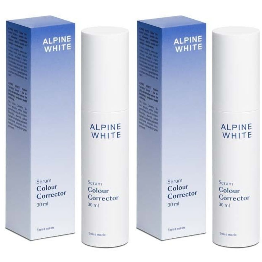 Zwei Flaschen und zwei Schachteln. Auf den Flaschen und Schachteln steht "ALPINE WHITE Serum Colour Corrector 30 ml".