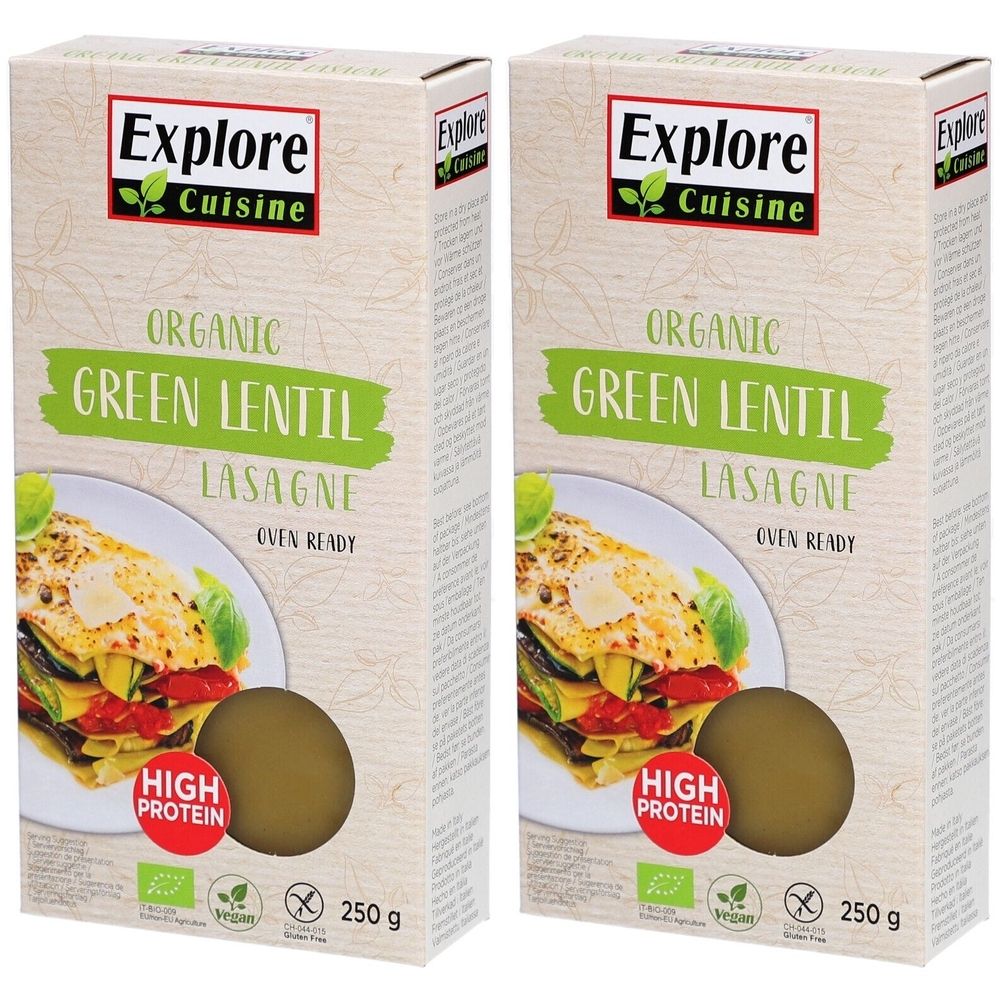 Zwei Kartons mit „Explore Cuisine Bio Lasagne aus Grünen Linsen“. Aufdrucke: „Organic Green Lentil Lasagne“, „High Protein“, 250 g.
