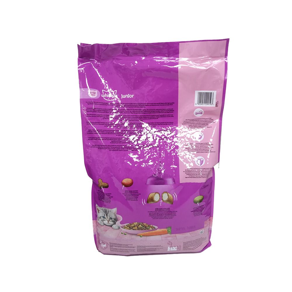 Rückseite der Whiskas Junior Trockenfutter Verpackung. Text und Abbildungen von Futterbestandteilen.