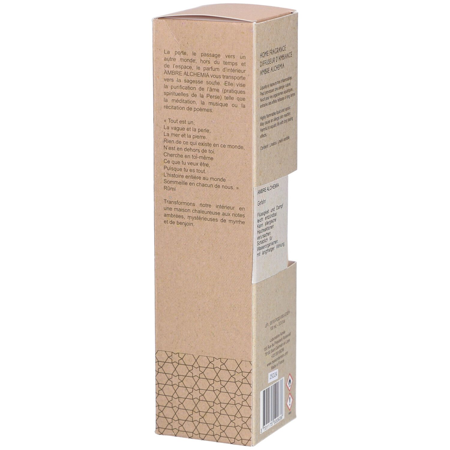 Kartonverpackung mit Produkt und Text. Text: Ambre Alchemia, Le parfum d'intérieur. Enthält Stäbchen zur Duftverbreitung.