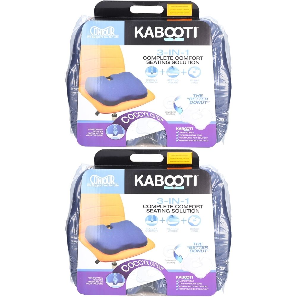 Zwei KABOOTI Sitzkissen 3-in-1 in Verpackung. Blaue Kissen mit Coccyx-Ausschnitt. Schwarze Verpackung mit gelben und weißen Elementen.