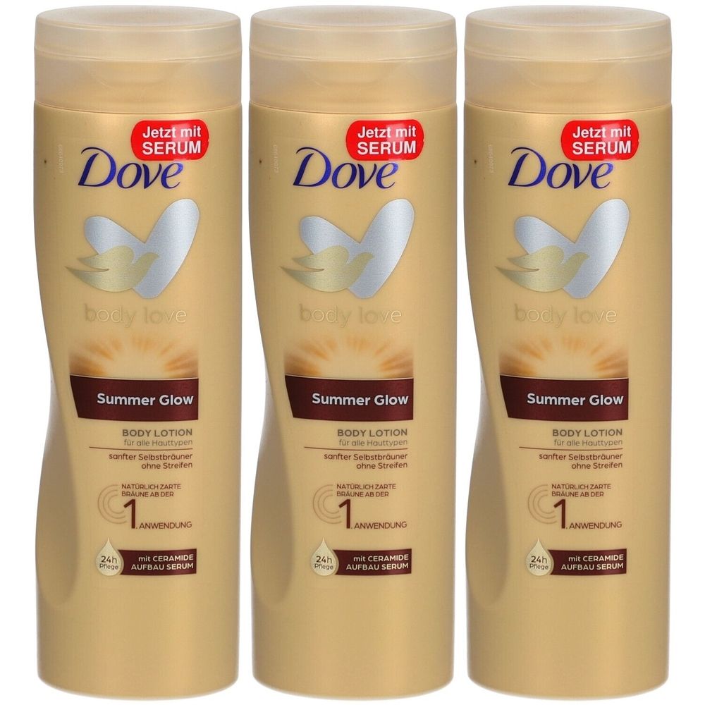 Drei Flaschen Dove Body Lotion Summer Glow. Beige Flaschen mit hellbraunen Deckeln. Aufschrift Dove, Summer Glow und weitere Informationen.