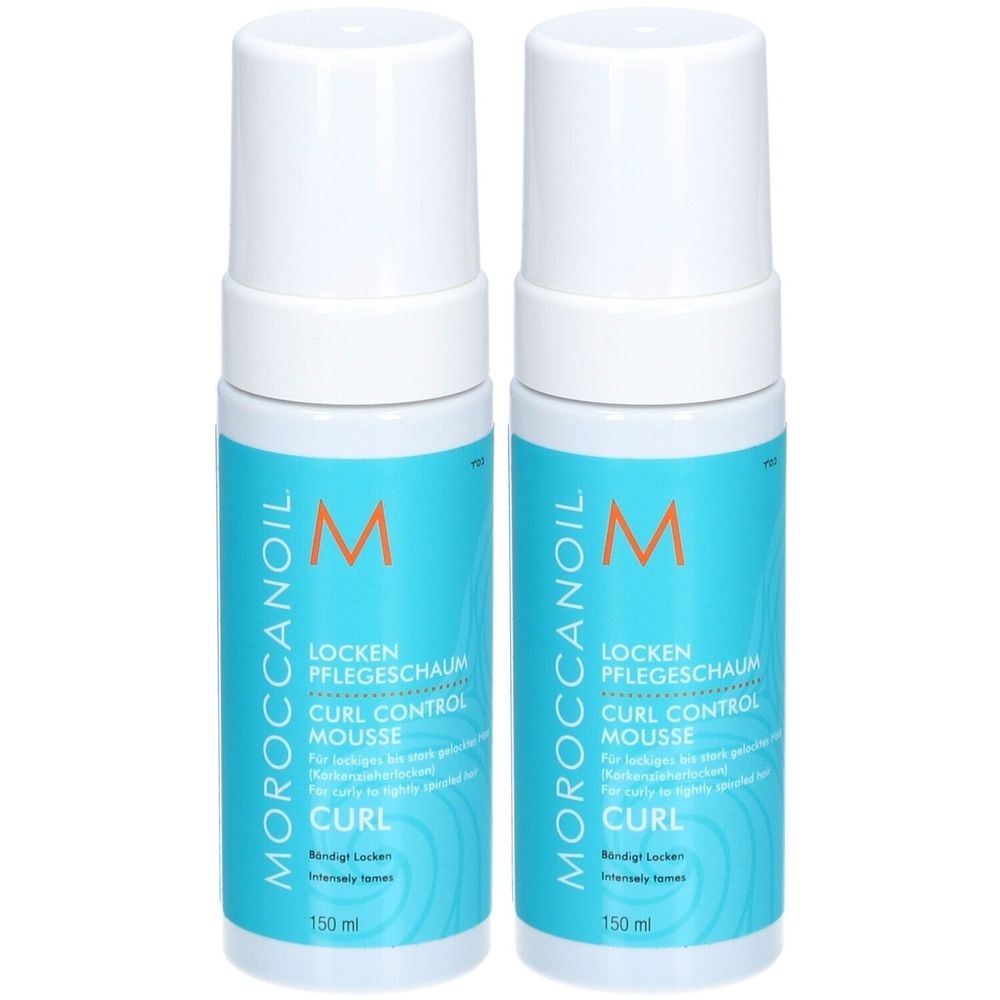 Zwei Flaschen Moroccanoil Locken-Kontrollschaum. Weißer Deckel, türkisfarbene Etiketten mit Text und Logo.