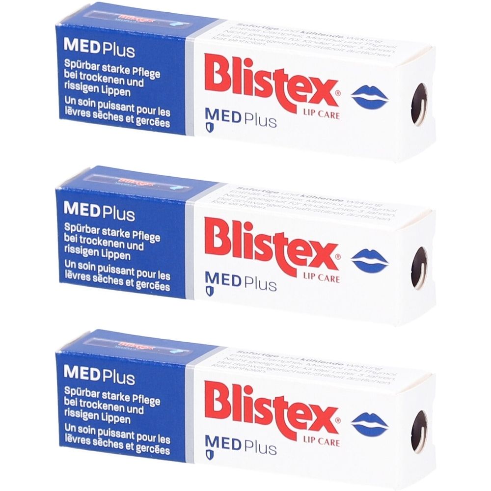 Trois boîtes de Blistex MedPlus. Emballage bleu et blanc avec texte rouge et symbole de lèvres. Ouverture noire.