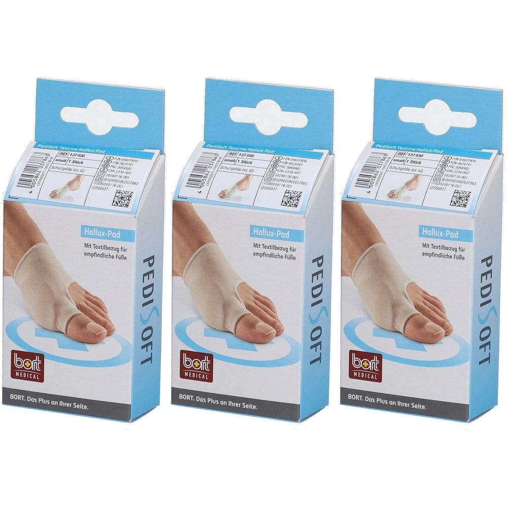 Drei Packungen Bort PediSoft TexLine Halluxkissen. Jede Packung zeigt ein Fußmodell mit dem Produkt. Blaue und weiße Verpackung.