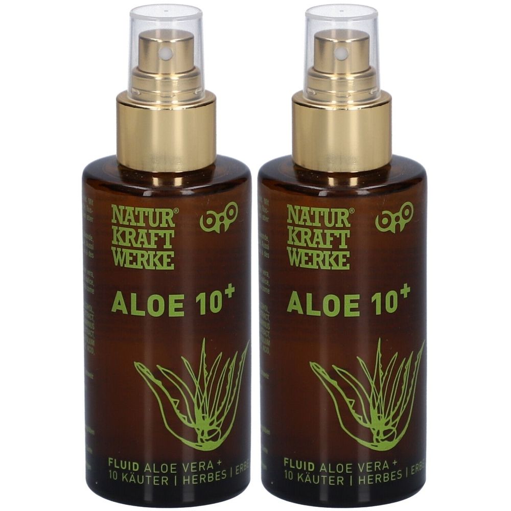 Zwei braune Sprühflaschen mit goldenen Verschlüssen. Aufschrift: NATUR KRAFT WERKE ALOE 10+. Mit Aloe Vera-Abbildung.