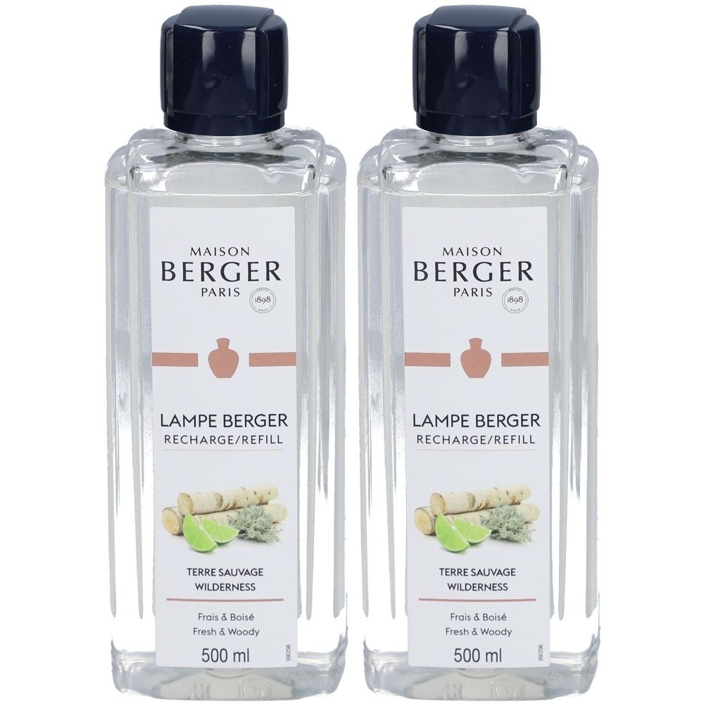 Zwei Flaschen mit schwarzem Deckel. Auf dem Etikett steht "MAISON BERGER PARIS" und "LAMPE BERGER RECHARGE/REFILL".