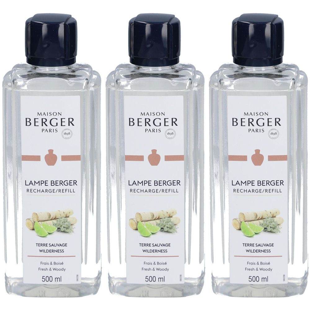 Drei Flakons mit schwarzem Deckel. Auf Etikett: Maison Berger, Lampe Berger, Terre Sauvage Wilderness, 500 ml.