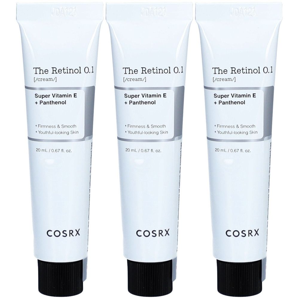 Drei Tuben Creme. Aufschrift: The Retinol 0.1, Super Vitamin E + Panthenol, COSRX. Schwarzer Verschluss, weiße Tube.