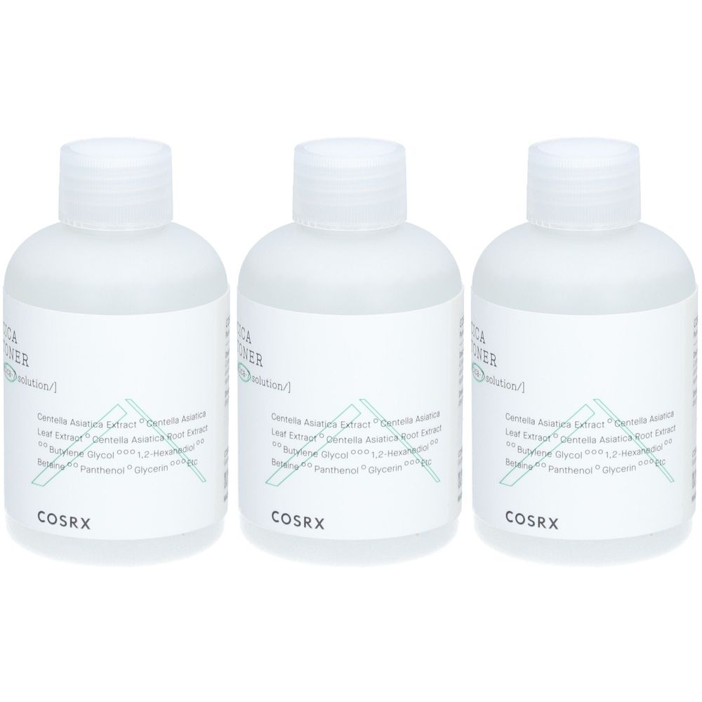 Trois flacons blancs avec bouchons blancs. Étiquettes avec "CICA TONER" et "COSRX".