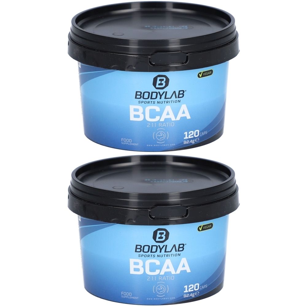 Zwei blaue Behälter mit schwarzem Deckel. Aufschrift BODYLAB BCAA, 2:1:1 Ratio, 120 Kapseln. Vegan-Siegel.