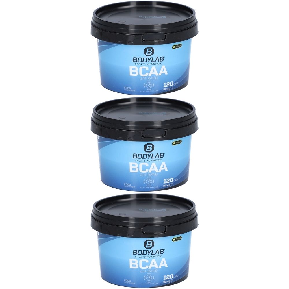 Drei blaue Behälter mit schwarzem Deckel. Aufschrift BODYLAB BCAA. 120 Portionen.