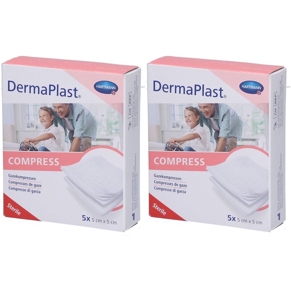 Zwei Packungen Dermaplast Kompressen. Aufdruck: COMPRESS, 5x5 cm, steril. Marke HARTMANN. Rosa-weiße Verpackung mit Abbildung.