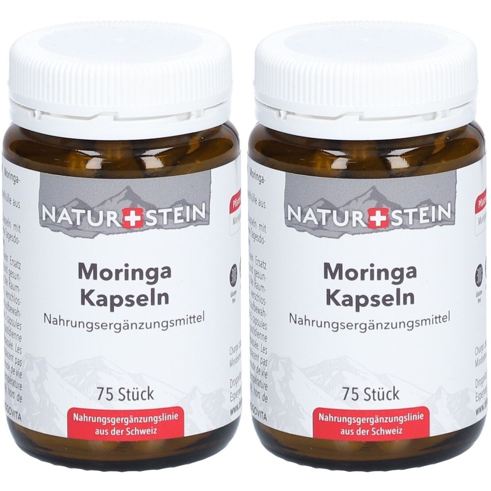 Zwei braune Glasflaschen mit weißen Deckeln. Auf den Etiketten steht "NATUR+STEIN Moringa Kapseln". Enthält 75 Stück. Nahrungsergänzungsmittel.