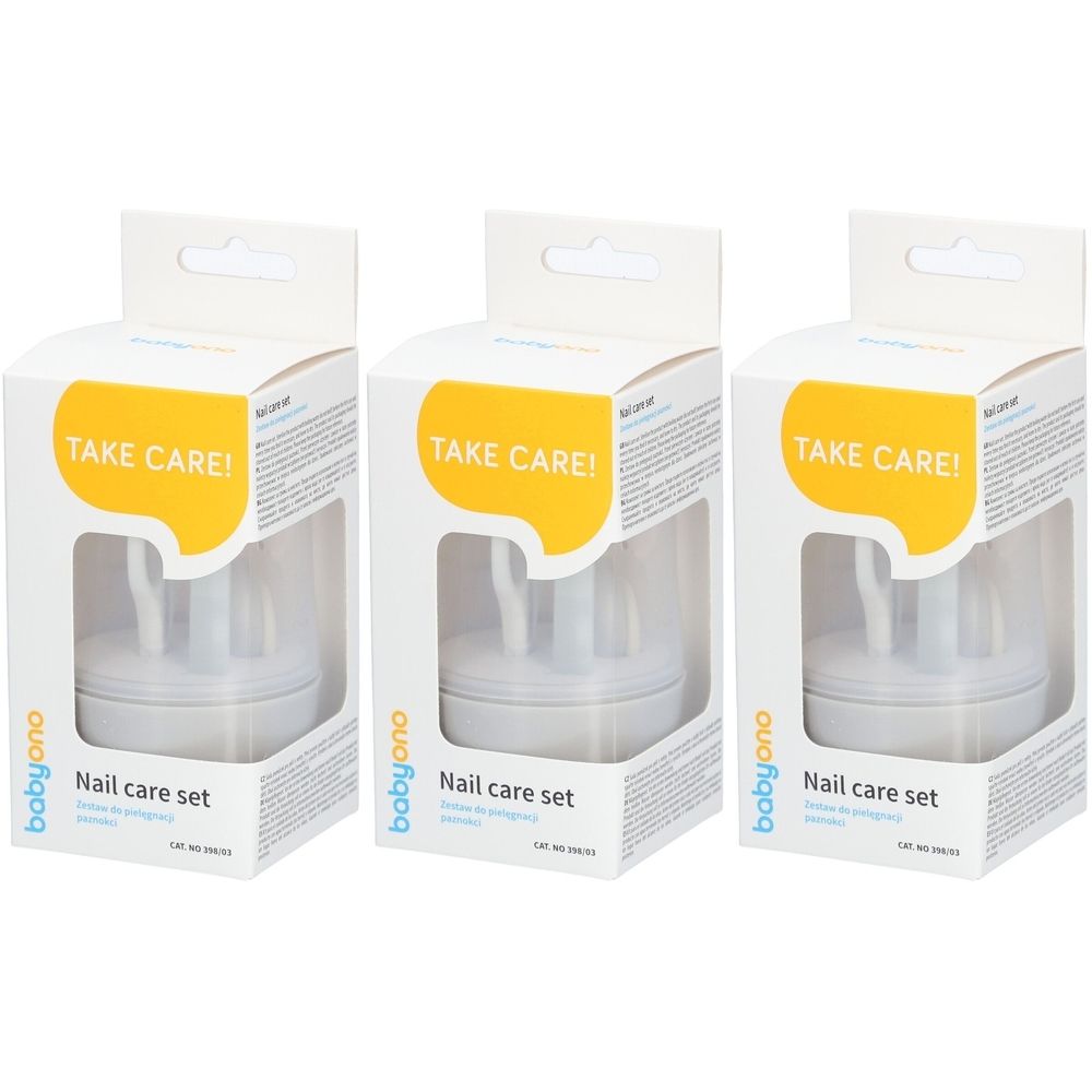 Drei Babyono Nagelsets in Verpackungen. Weiße Kartons mit gelbem Akzent und Sichtfenster. Aufschrift: TAKE CARE! und Nail care set.