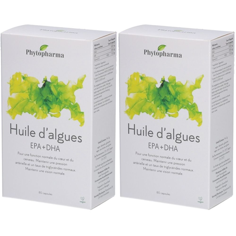 Deux boîtes blanches avec nom de produit. Inscription : Phytopharma, Huile d'algues EPA+DHA. Motif d'algues vertes.