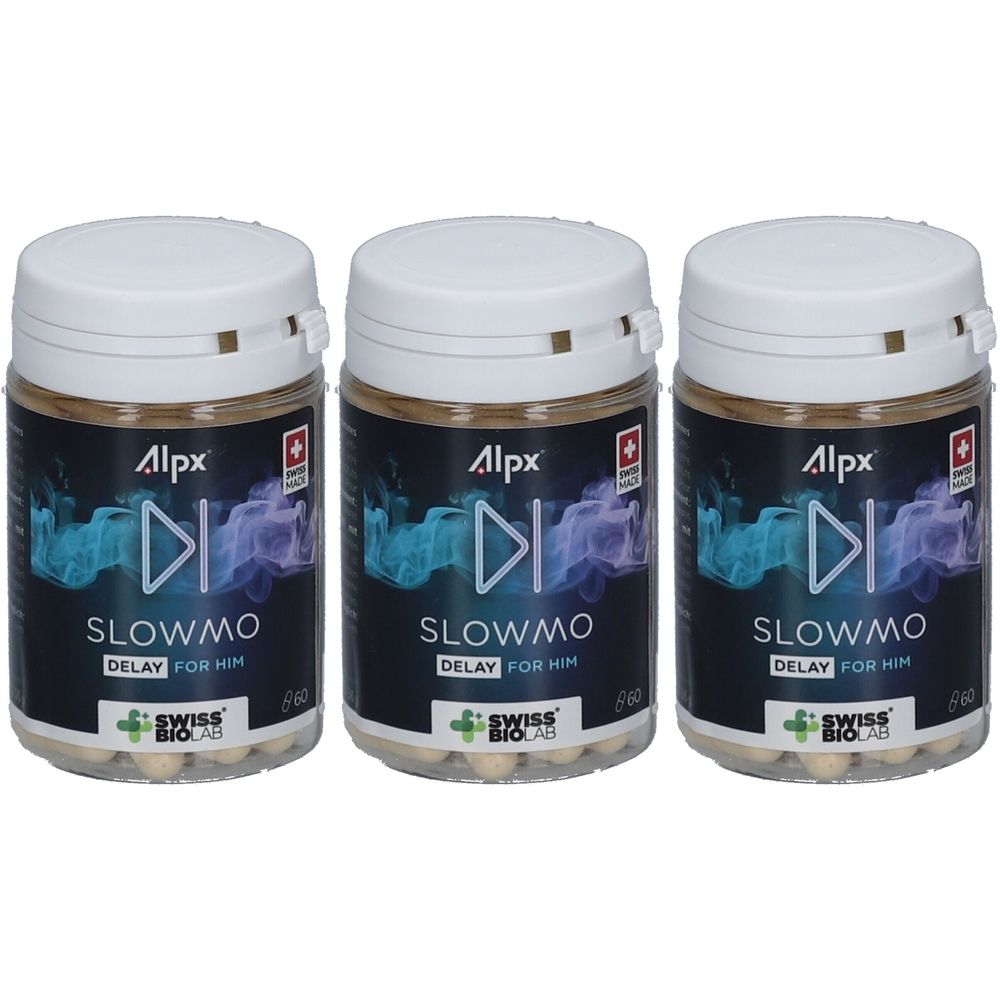Drei Flaschen mit weißen Deckeln. Auf den Etiketten steht "Alpx SLOWMO DELAY FOR HIM". Swiss BioLab Logo und Schweizer Kreuz.