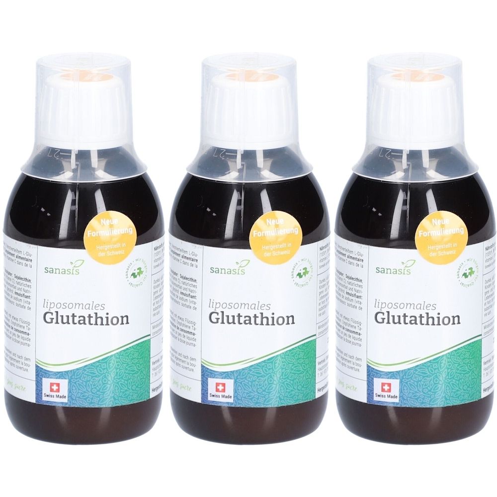 Drei Flaschen mit Flüssigkeit. Aufschrift: Sanasis liposomes Glutathion. Mit gelbem Aufkleber und Schweizer Kreuz.