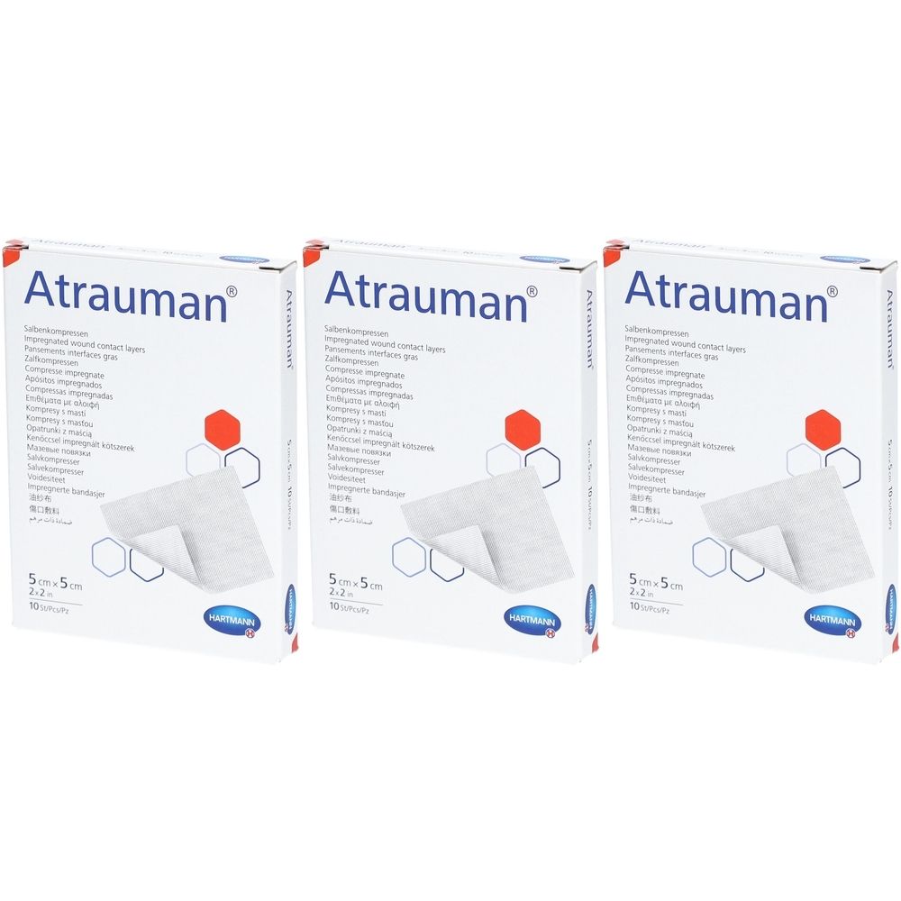 Drei Schachteln Atrauman® Wundauflage. Auf jeder Schachtel steht der Produktname, die Größe 5x5 cm und die Anzahl 10 Stück.