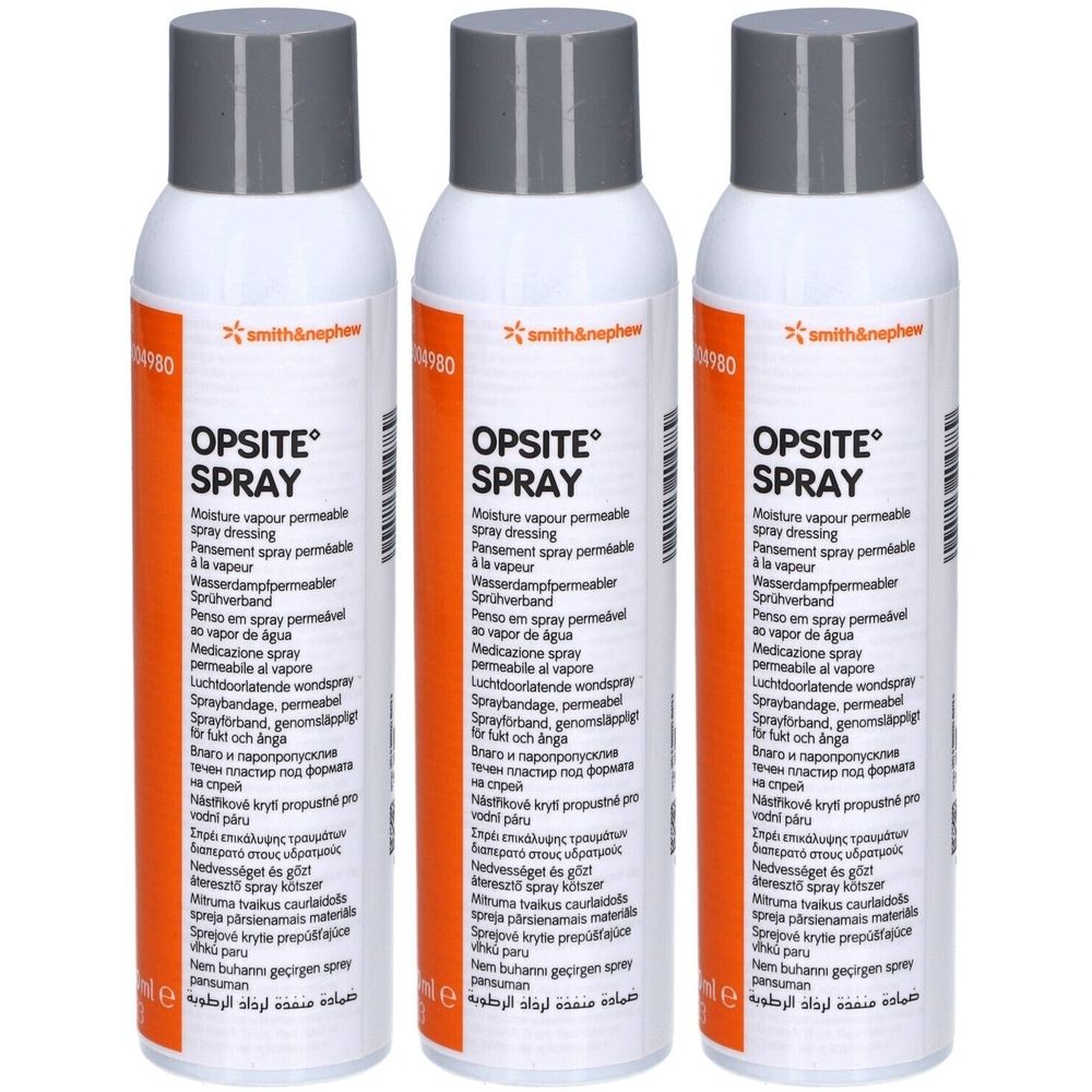 Drei weiße Sprühdosen mit grauem Deckel. Aufschrift OPSITE SPRAY und Smith & Nephew Logo. Orangefarbener Streifen mit Text.
