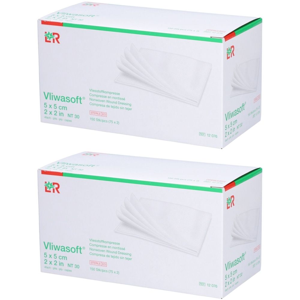 Deux boîtes de compresses blanches. Inscription : Vliwasoft 5x5 cm. Logo vert et rouge. Texte en allemand, anglais, français et espagnol.