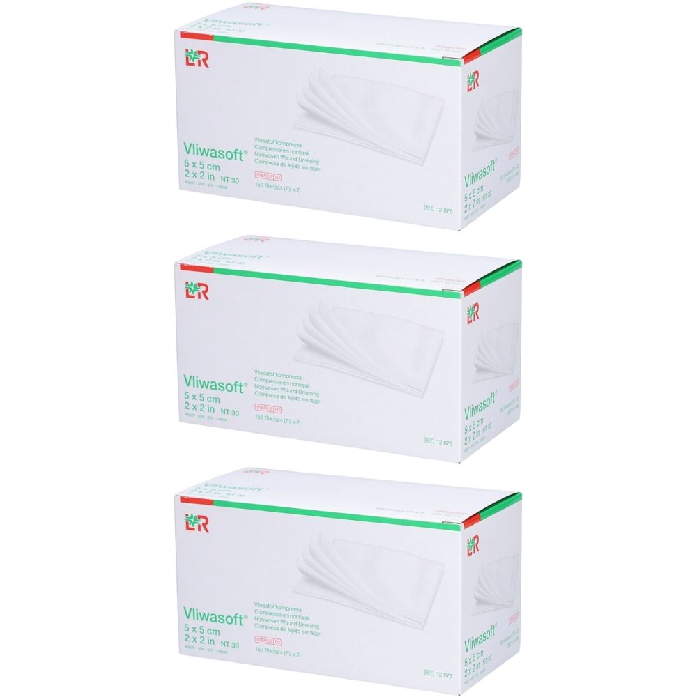 Trois boîtes de compresses non tissées Vliwasoft. Impression : 5 x 5 cm, stérile. Emballage vert et blanc avec image du produit.