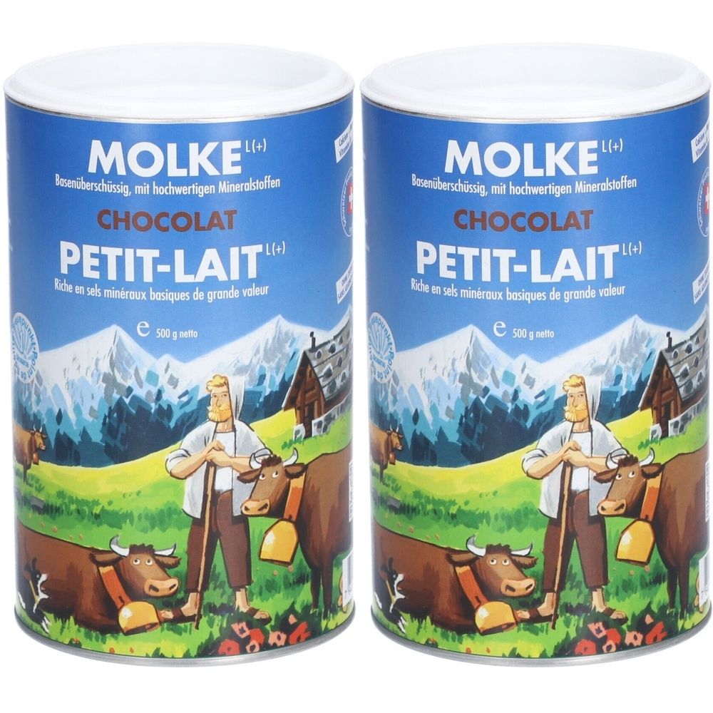 Zwei Dosen mit blauer Aufschrift MOLKE, CHOCOLAT, PETIT-LAIT. Abbildung eines Bauern mit Kühen und Alpenlandschaft.