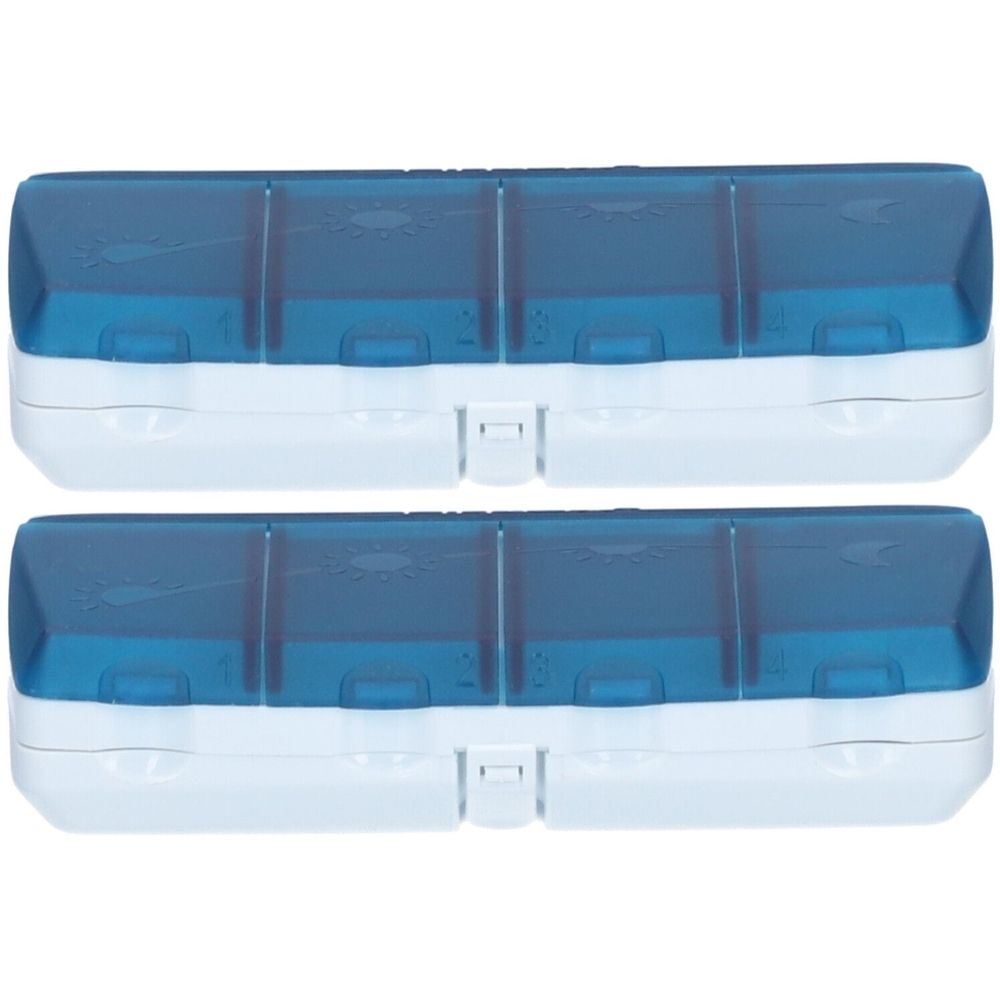Zwei weiße Tablettenspender mit je vier blauen Fächern. Die Deckel sind transparent. Die Spender sind nebeneinander.