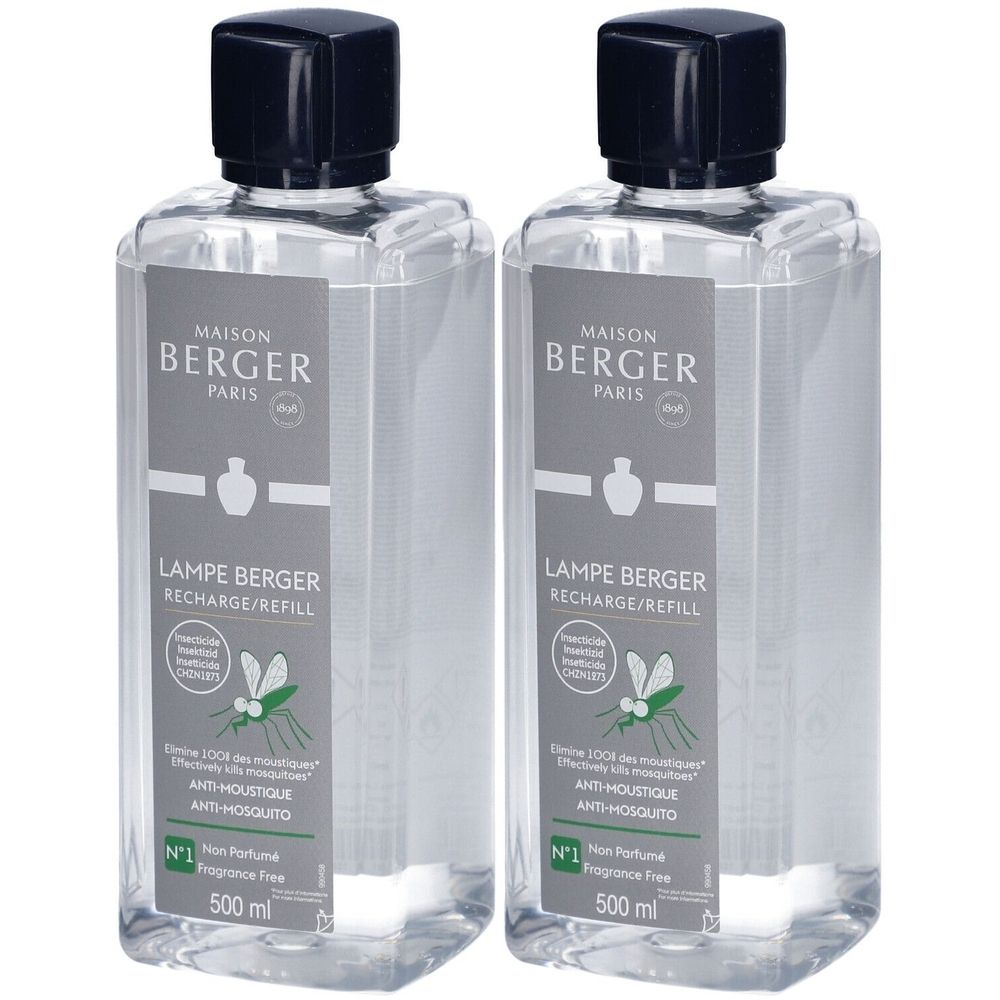 Zwei rechteckige Flaschen mit schwarzem Deckel. Auf dem Etikett steht "MAISON BERGER PARIS" und "LAMPE BERGER RECHARGE/REFILL".