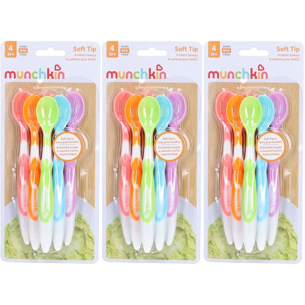 Trois paquets de cuillères Munchkin Soft Tip pour bébés. Chaque paquet contient six cuillères colorées avec des embouts et des poignées souples.