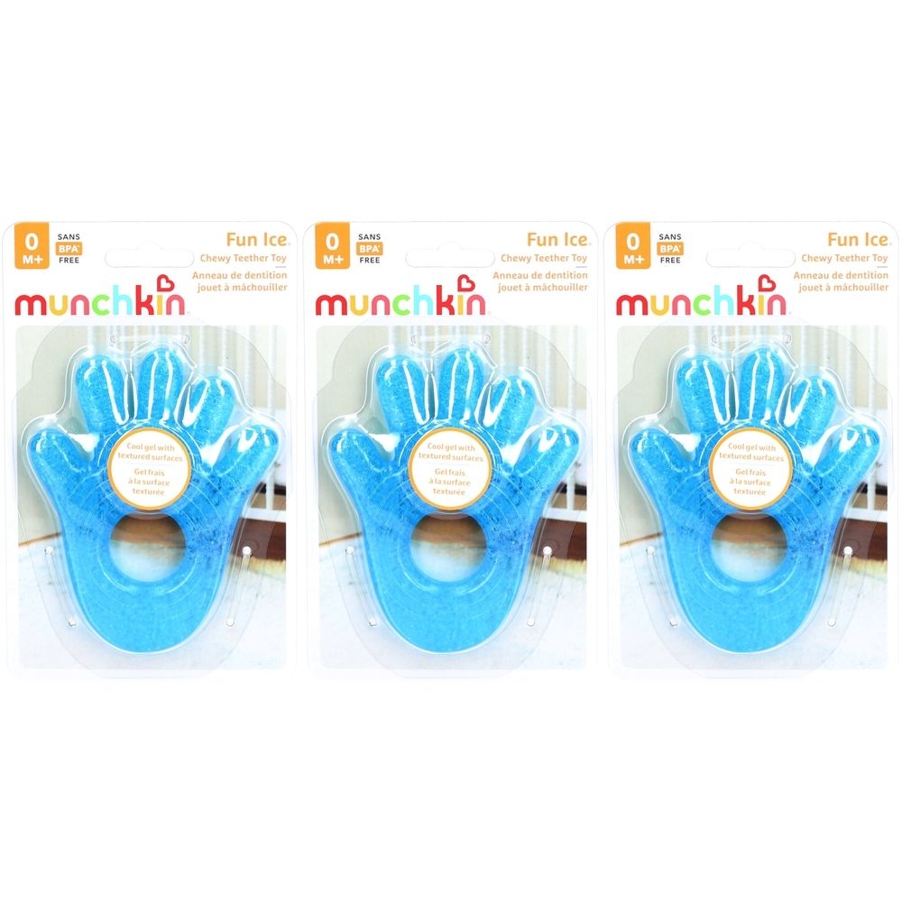 Drei blaue Hand-Beißringe in Verpackung. Marke: munchkin. Text: Fun Ice, 0m+.