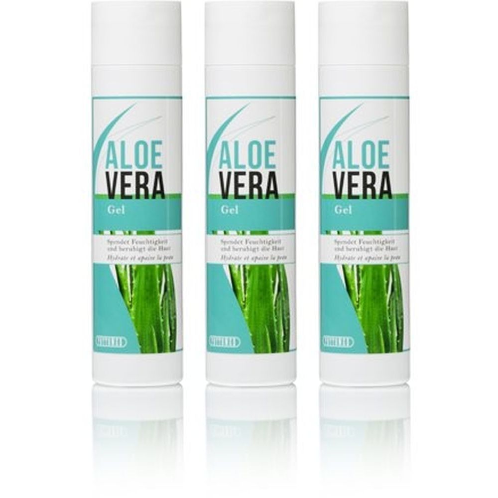 Trois flacons blancs de gel d'aloe vera. Inscription : Aloe Vera Gel. Fond turquoise avec feuille d'aloe vera. Texte : Hydrate et apaise la peau.