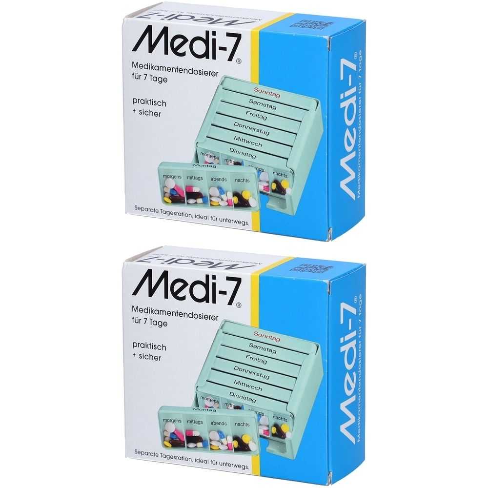 Deux boîtes de pilulier. Boîtes blanches avec accent bleu. Inscription Medi-7. Boîtes pour 7 jours avec compartiments pour les moments de la journée.