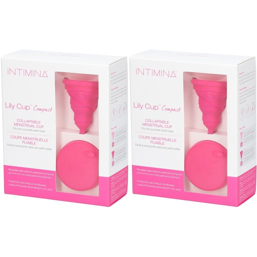 Zwei Packungen mit Menstruationstassen. Jede Packung enthält eine pinkfarbene, zusammenklappbare Menstruationstasse und eine runde Aufbewahrungshülle.