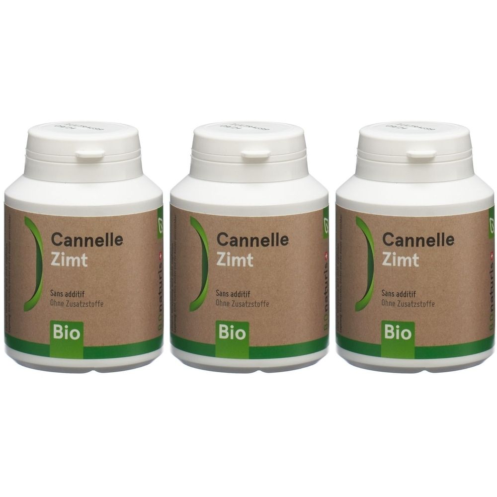 Drei weiße Flaschen mit braunen Etiketten. Aufschrift: Cannelle Zimt, Sans additif, Bio. Grüne Logo-Elemente.