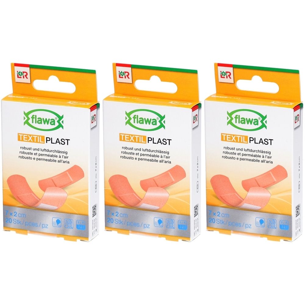 Trois boîtes de pansements. Chaque boîte porte l'inscription "flawa TEXTIL PLAST". Les pansements mesurent 2 cm de large et sont respirants.